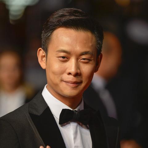 主角扛盾如山，无人能及！热门手游推荐，快来挑战自己的守护之力！